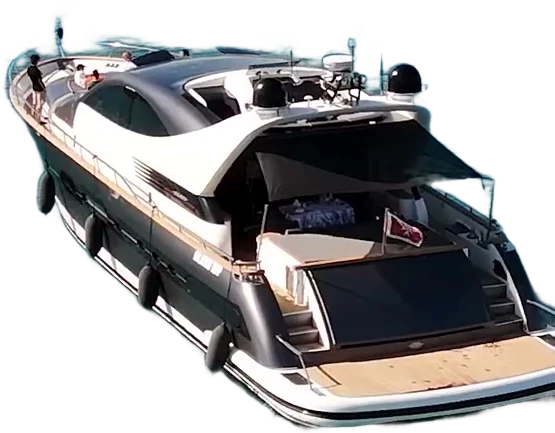 Uno yacht Royal Boat in navigazione, visto dall'alto